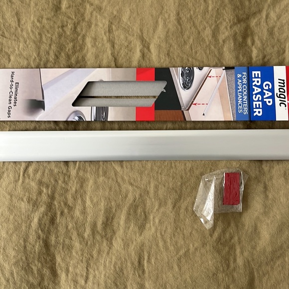 💚Magic GAP Eraser for counters & appliances. 1-34” x 20-1/8” Aluminum - Picture 1 of 2